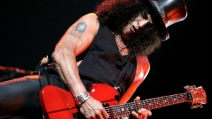 You Won’t Believe the Price of Slash’s Guitar