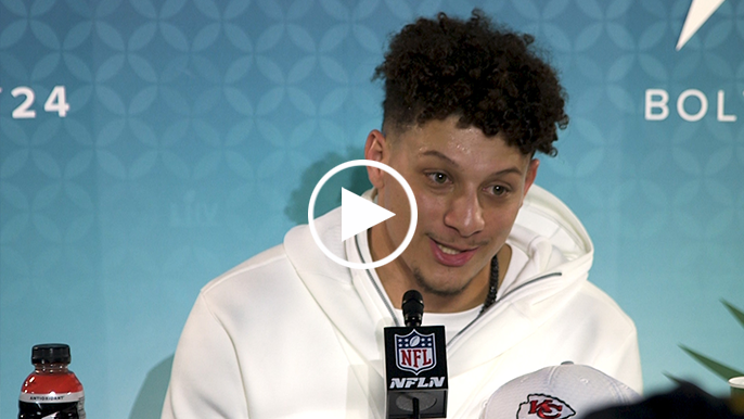 Patrick Mahomes attributes early-career success to Alex Smith