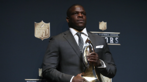 Frank Gore says three former 49ers teammates, and Harbaugh, will be ringside for his boxing match