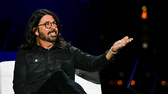 Did the Dave Grohl Hide a Secret Message in Handwritten Note to Fans? –  KSAN-FM